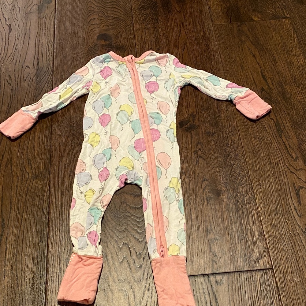 Angel Dear Girls Balloon Print One-Piece Pajamas